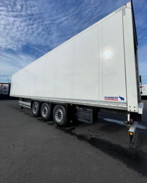 Semi-remorque fourgon MasterTrans, caisse fermée Schmitz Cargobull